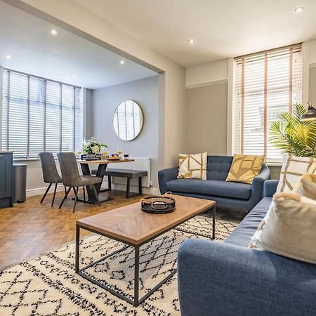 Luxury 2 Bed Apartment, Sea View, Near The Beach. Rhôs-on-Sea Kültér fotó