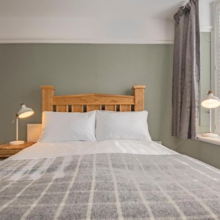Luxury 2 Bed Apartment, Sea View, Near The Beach. Rhôs-on-Sea Kültér fotó